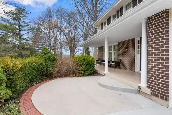 $589,000 | 26612 East Blue Mills Road, Sibley, MO 64088