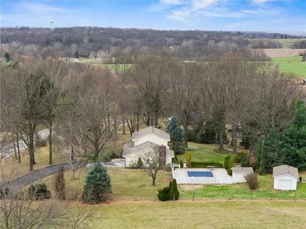 $589,000 | 26612 East Blue Mills Road, Sibley, MO 64088