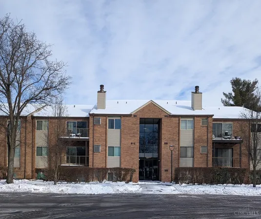 $159,900 | 5985 Meadow Creek Drive, Unit 8, Milford, OH 45150