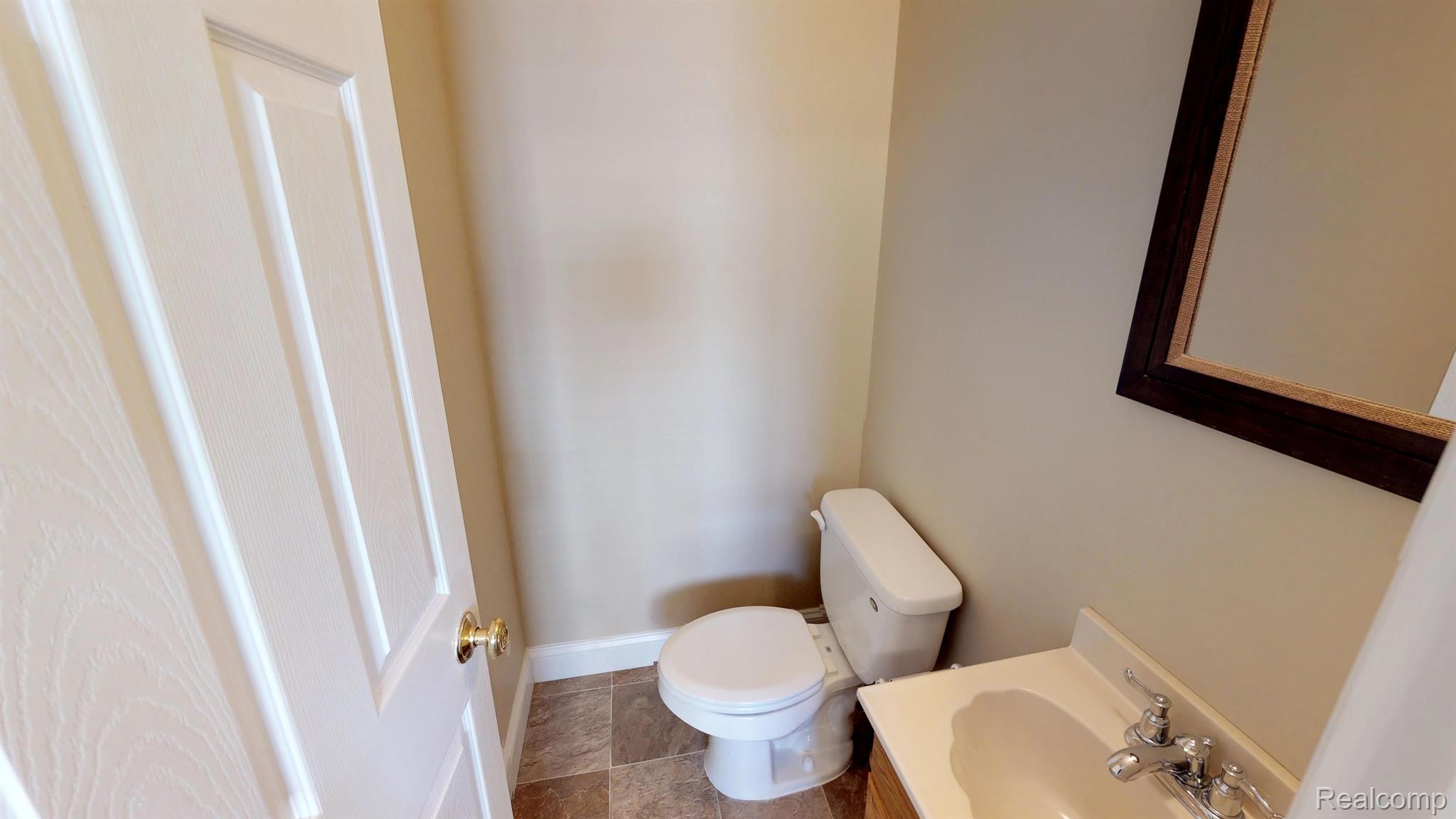 46707 Maidstone Road Canton, MI 48187 - Photo 20 of 33