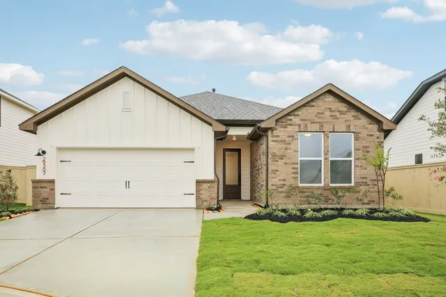 $327,990 | 29307 Meadowcreek Hl Drive, Waller, TX 77484