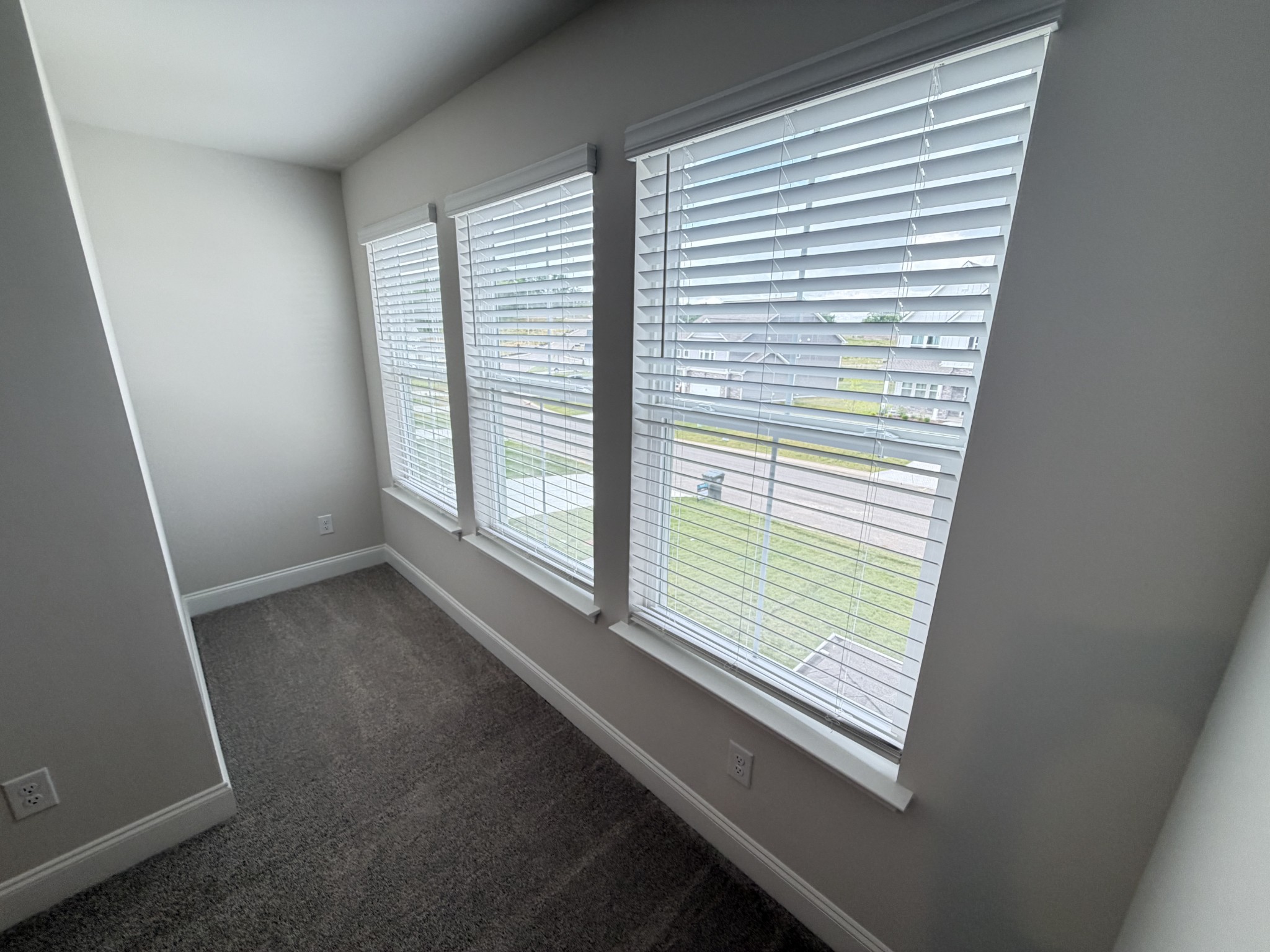 147 Emeline Way Mount Juliet, TN 37122 - Photo 24 of 41 an empty room with a window