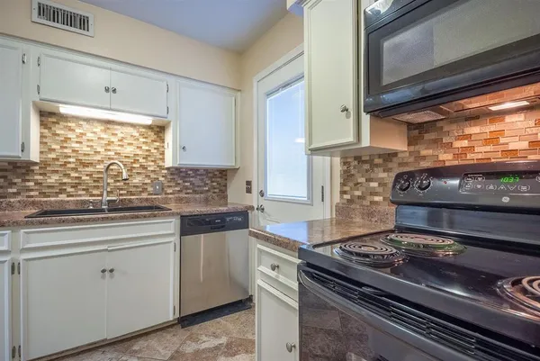 $2,900 | 3212 Daniel Avenue, Unit A, University Park, TX 75205