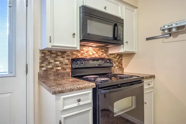 $2,900 | 3212 Daniel Avenue, Unit A, University Park, TX 75205