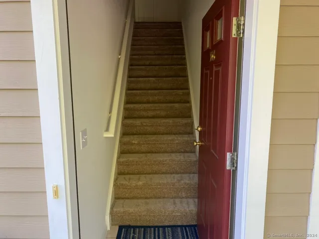 $1,950 | 20 Orchard Street, Unit 204, Brookfield, CT 06804