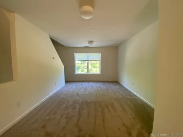 $1,950 | 20 Orchard Street, Unit 204, Brookfield, CT 06804