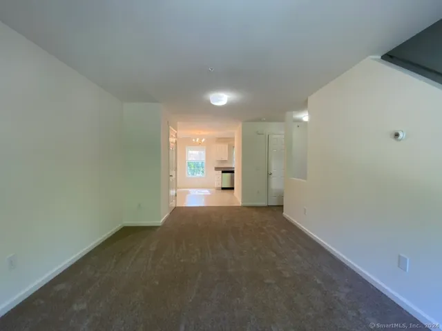 $1,950 | 20 Orchard Street, Unit 204, Brookfield, CT 06804