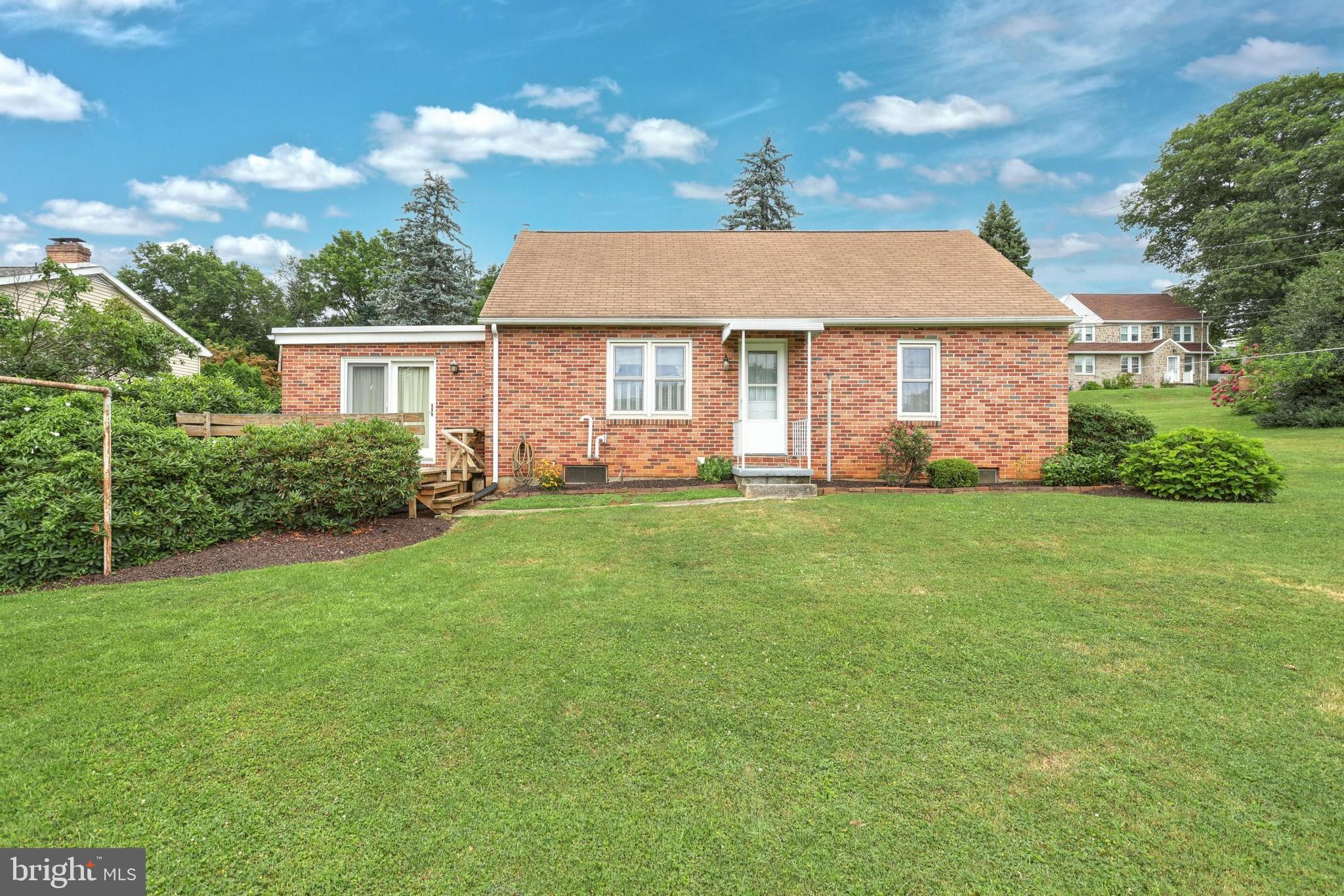 1124 Bonneview Road York, PA 17406 - Photo 4 of 30 Gallery Image 4