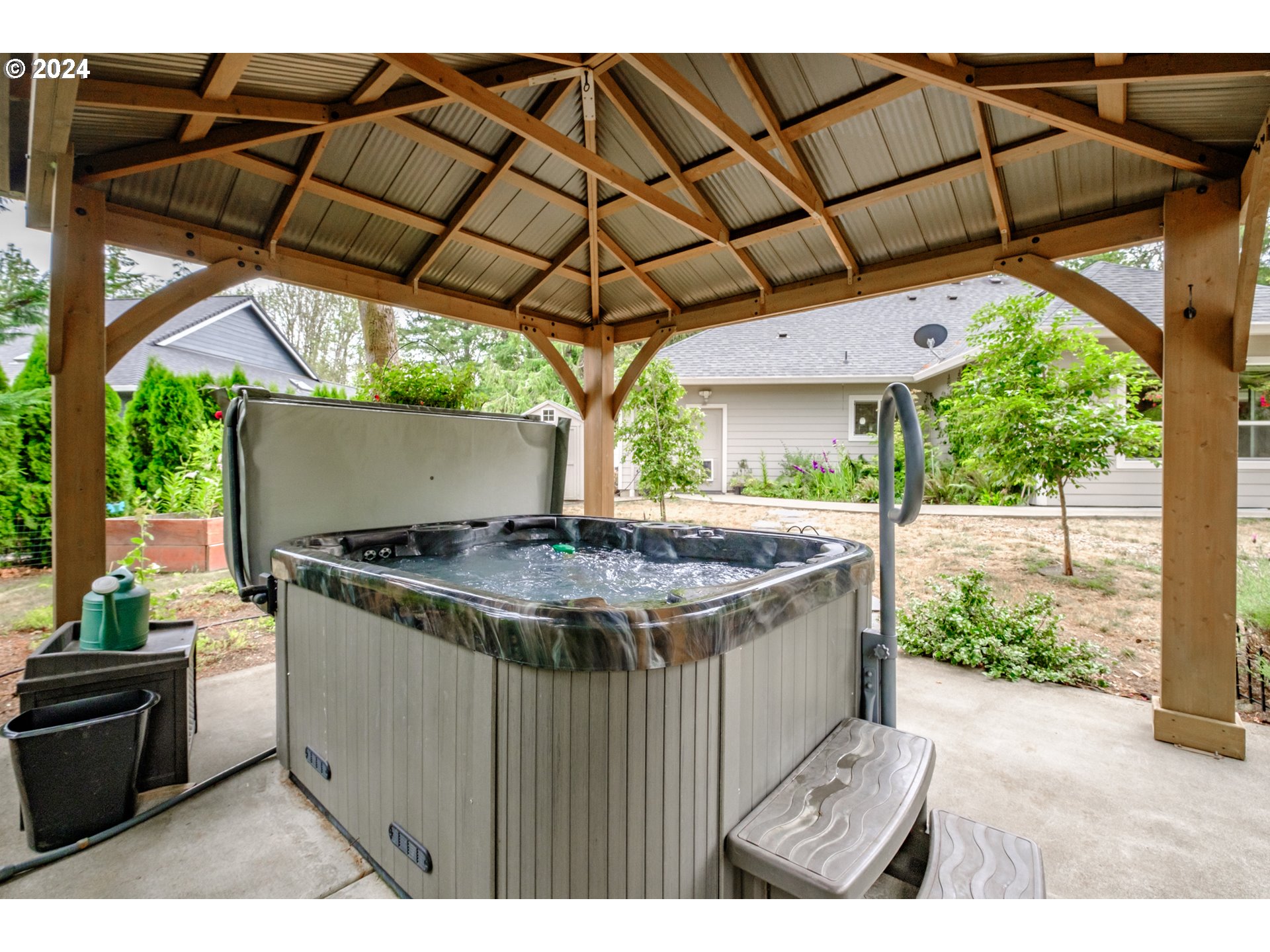 8317 Buffalo Lane Grand Ronde, OR 97347 - Photo 13 of 48 Hot Tub