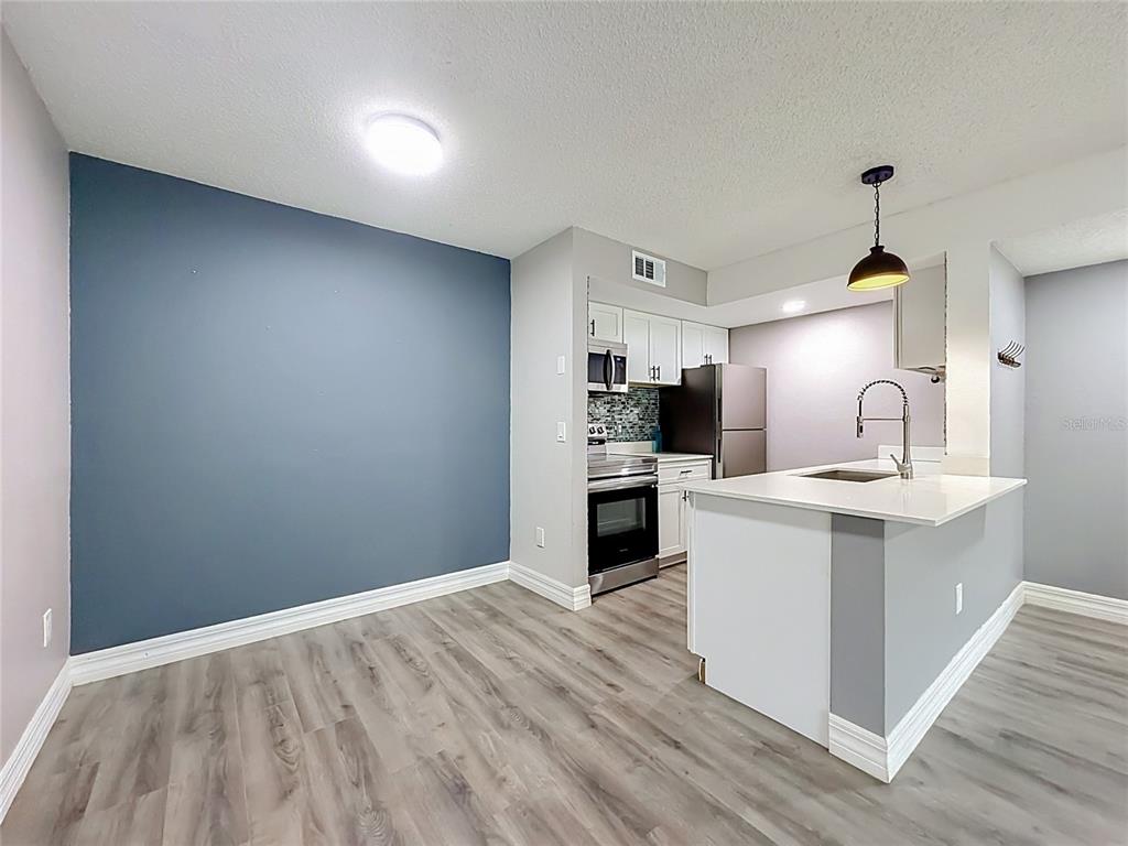5144 Conroy Road, Unit 13 Orlando, FL 32811 - Photo 5 of 39 Gallery Image 5