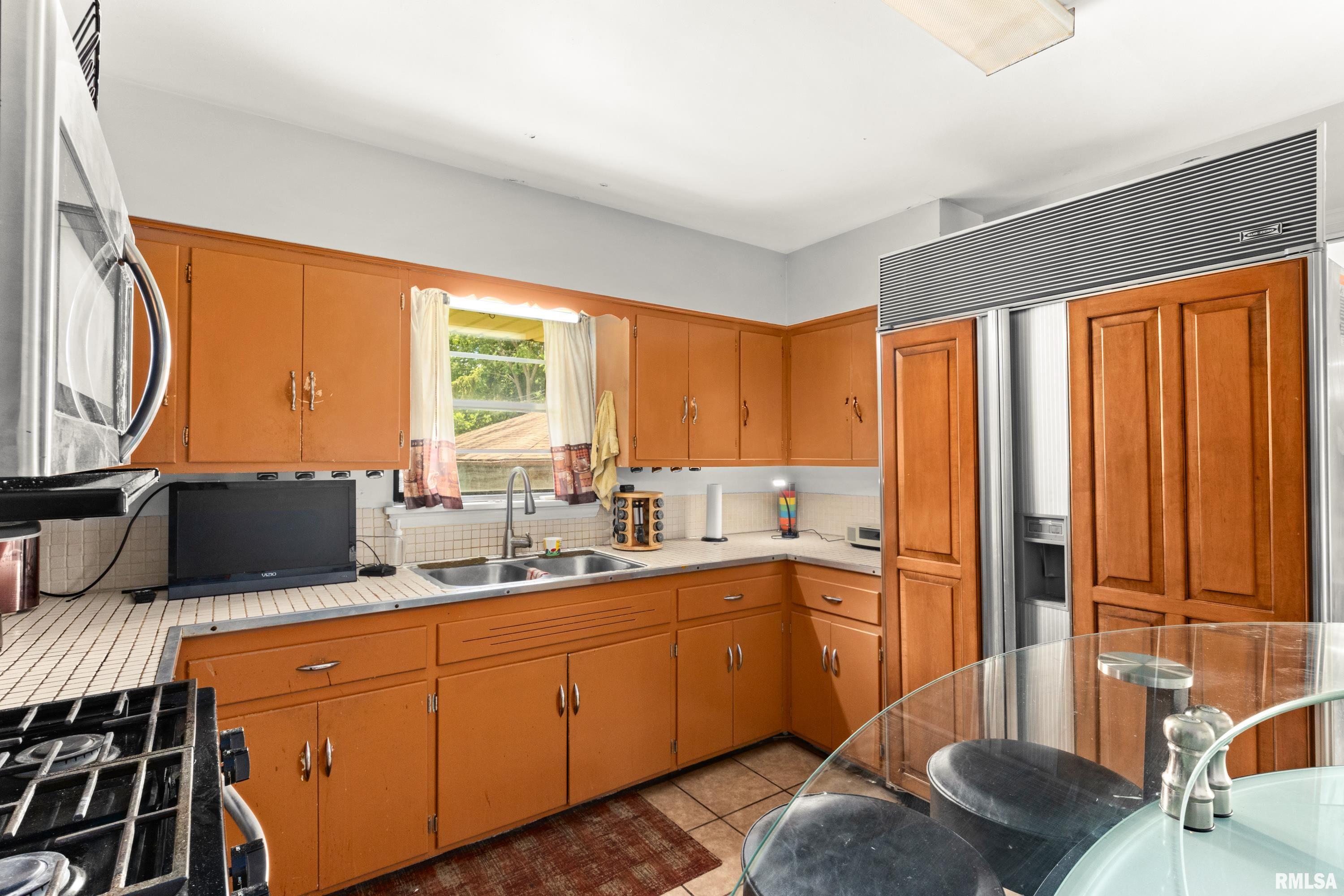 2907 North Sheridan Road Peoria, IL 61604 - Photo 12 of 29