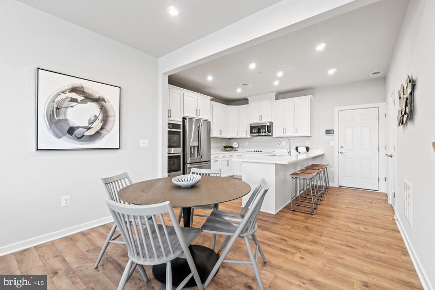 14160 Gypsum Loop Chantilly, VA 20151 - Photo 3 of 54