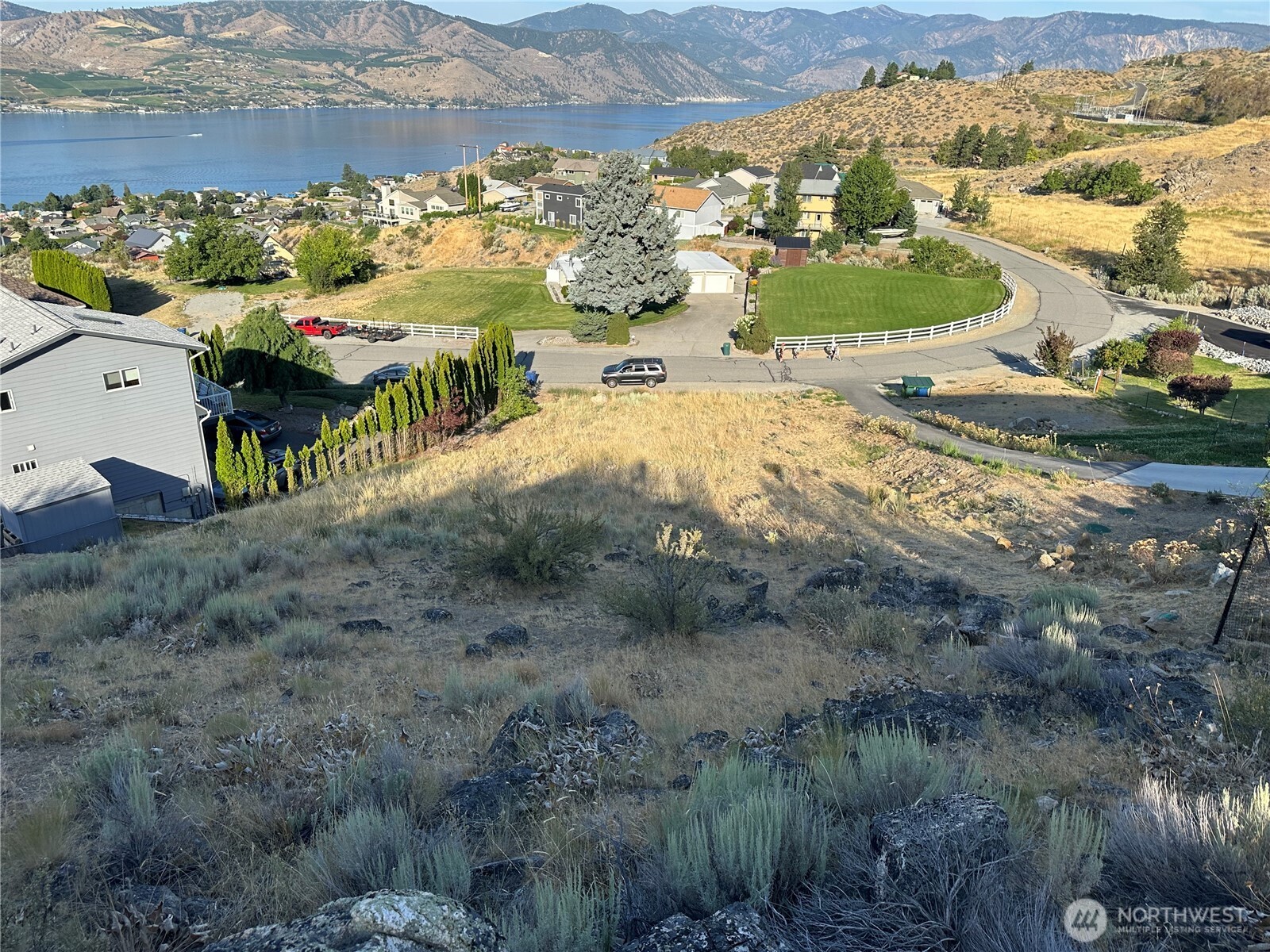 211 Pinnacle Place Chelan, WA 98816 - Photo 4 of 28 a view of outdoor space and city view