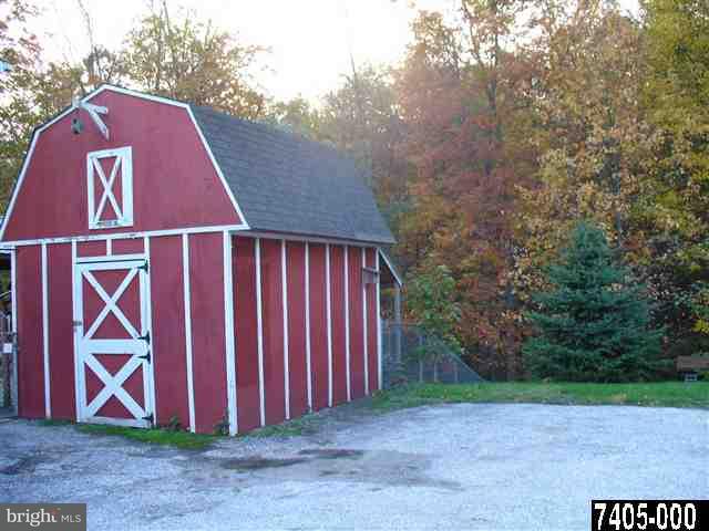 670 East Butter Road York, PA 17406 - Photo 19 of 25 Gallery Image 19