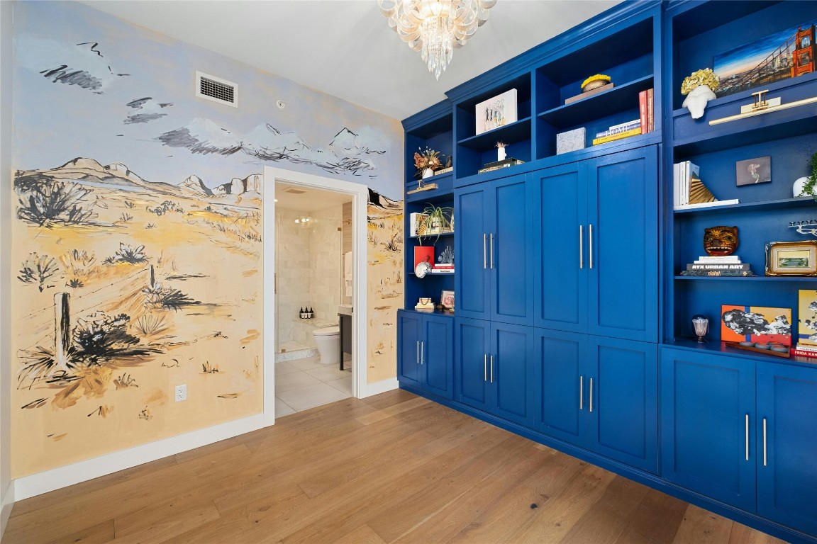 70 Rainey Street, Unit 2702 Austin, TX 78701 - Photo 21 of 40 a view of a entryway with shelf