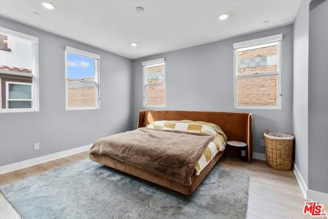 $5,900 | 127 Boeing Lane, Los Angeles, CA 90042