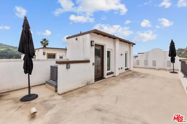 $5,900 | 127 Boeing Lane, Los Angeles, CA 90042