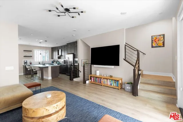 $5,900 | 127 Boeing Lane, Los Angeles, CA 90042