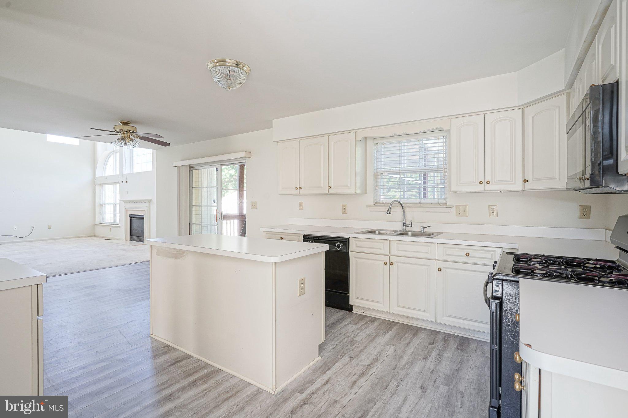 160 Quiet Road Sicklerville, NJ 08081 - Photo 6 of 24 Bright and airy open-concept kitchen.