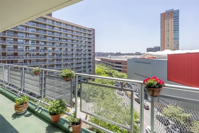 $300,000 | 61-15 97th Street, Unit 8D | Rego Park