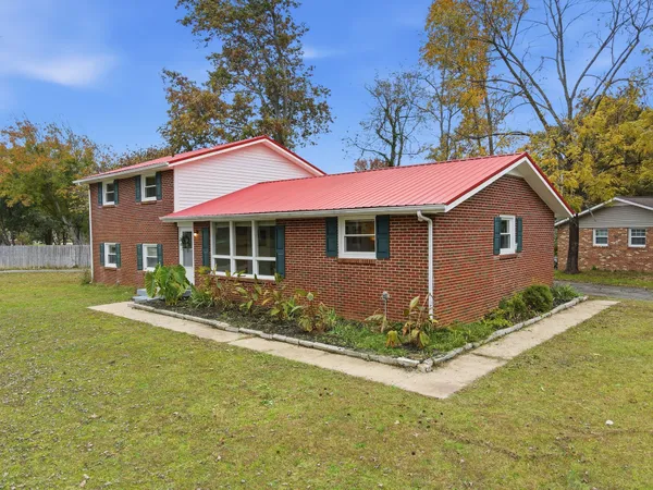 $300,000 | 110 Southwood Lane, Tullahoma, TN 37388