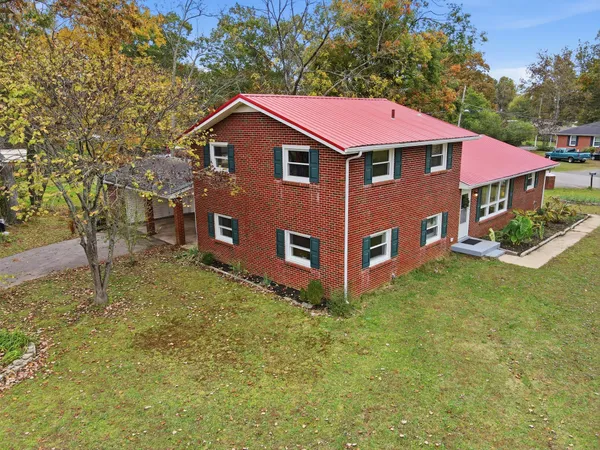 $300,000 | 110 Southwood Lane, Tullahoma, TN 37388