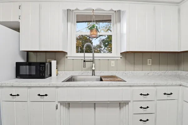 $300,000 | 110 Southwood Lane, Tullahoma, TN 37388