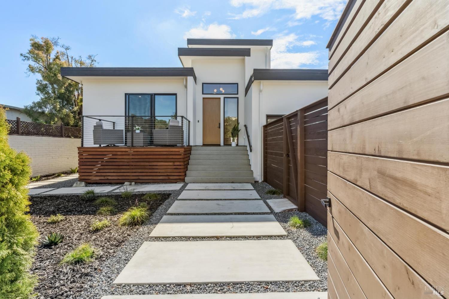 39 Strawberry Circle Mill Valley, CA 94941 - Photo 2 of 81