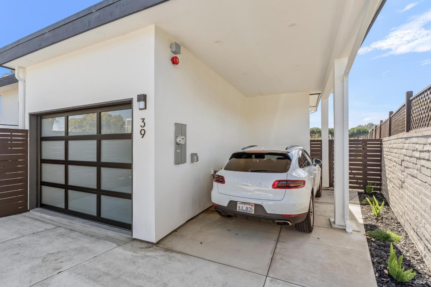 39 Strawberry Circle Mill Valley, CA 94941 - Photo 6 of 81