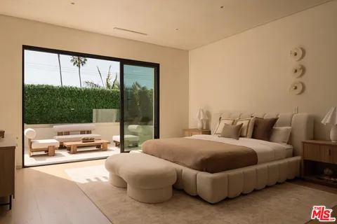 $4,695,000 | 515 North Martel Avenue, Los Angeles, CA 90036