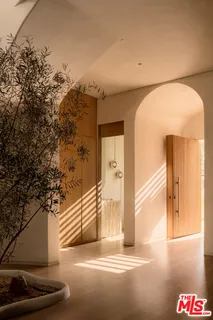 $4,695,000 | 515 North Martel Avenue, Los Angeles, CA 90036