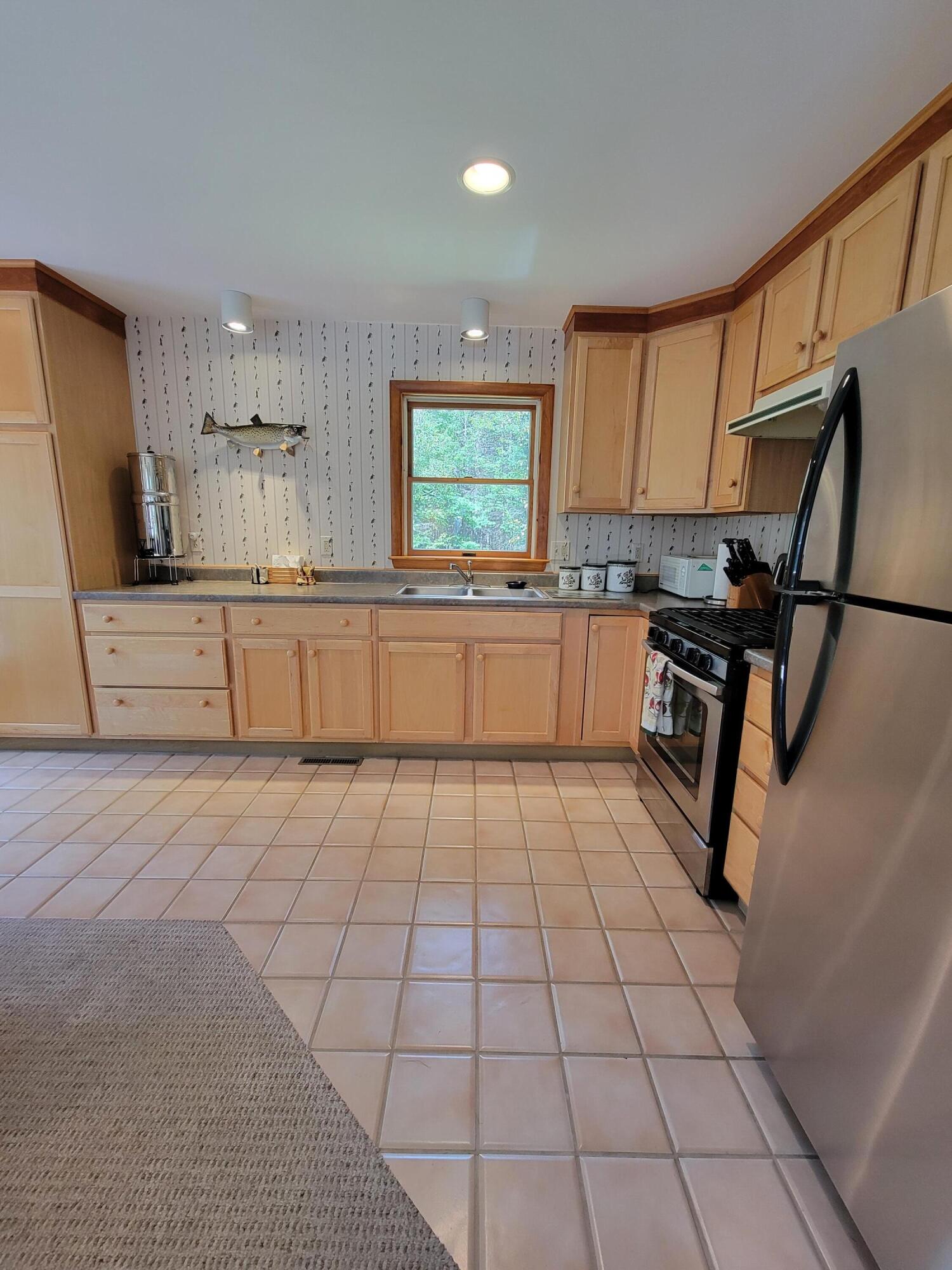 25 Copeland Way Rangeley, ME 04970 - Photo 9 of 45 10