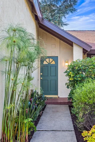 $1,395,000 | 1425 Azalea Drive, Carpinteria, CA 93013