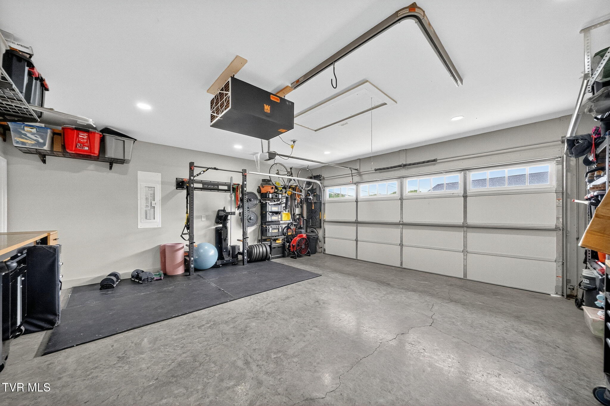 118 Gunners Way Gray, TN 37615 - Photo 29 of 33 Garage