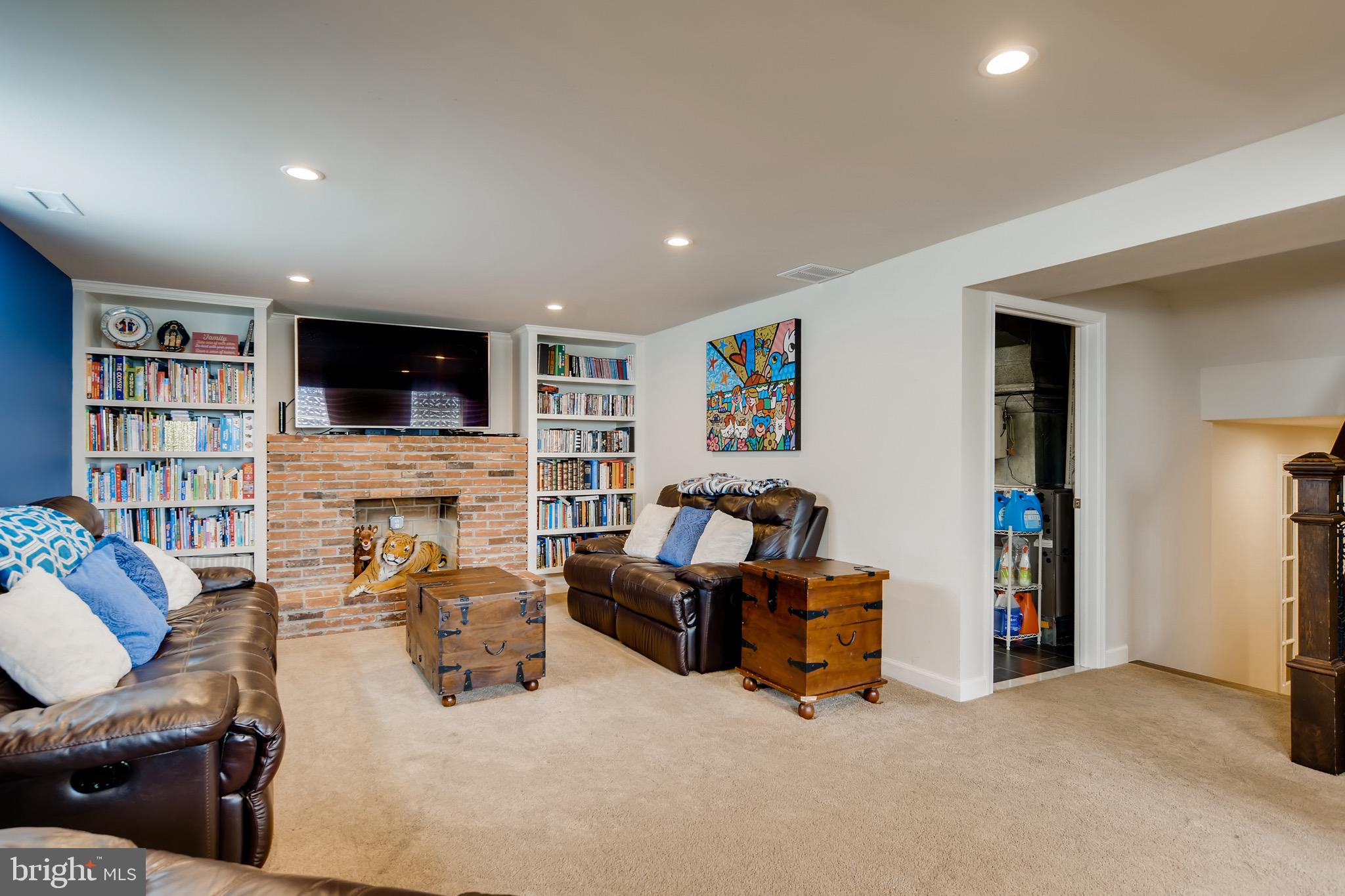 4708 Vicky Road Baltimore, MD 21236 - Photo 20 of 28 Family Room