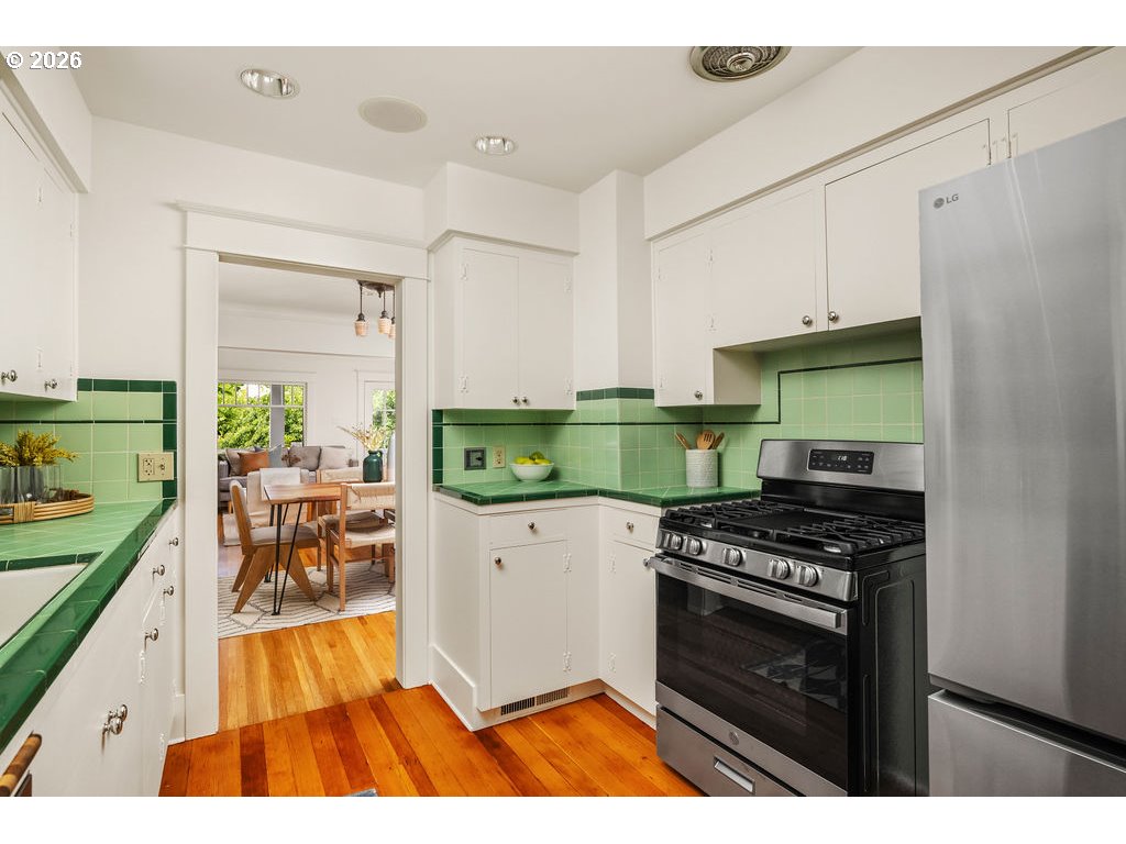 2440 Northwest Raleigh Street Portland, OR 97210 - Photo 11 of 48 Kitchen