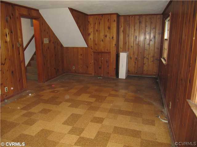 2103 Dresden Road Henrico, VA 23229 - Photo 11 of 20 Den/Family/Great Room