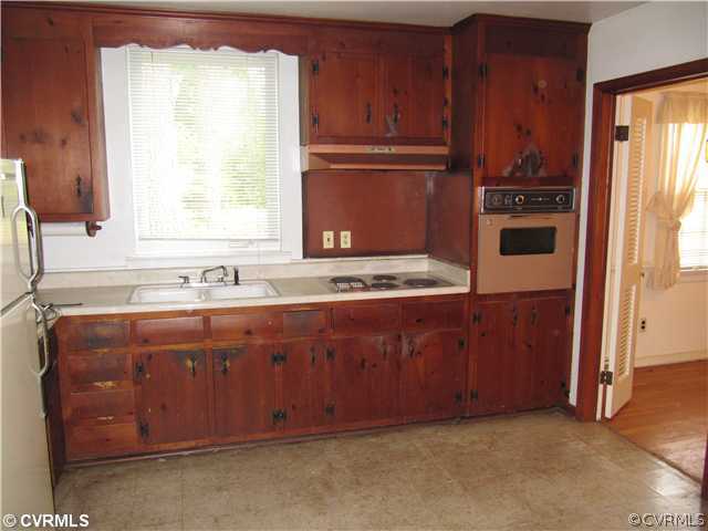 2103 Dresden Road Henrico, VA 23229 - Photo 7 of 20 Kitchen