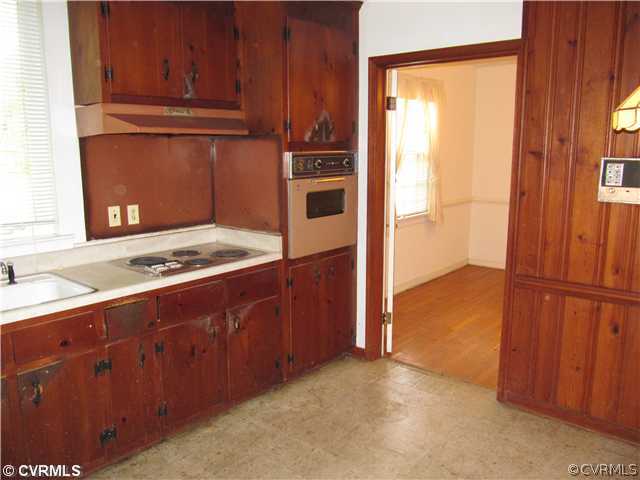 2103 Dresden Road Henrico, VA 23229 - Photo 8 of 20 Kitchen