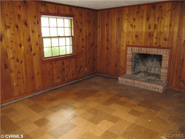 2103 Dresden Road Henrico, VA 23229 - Photo 10 of 20 Den/Family/Great Room