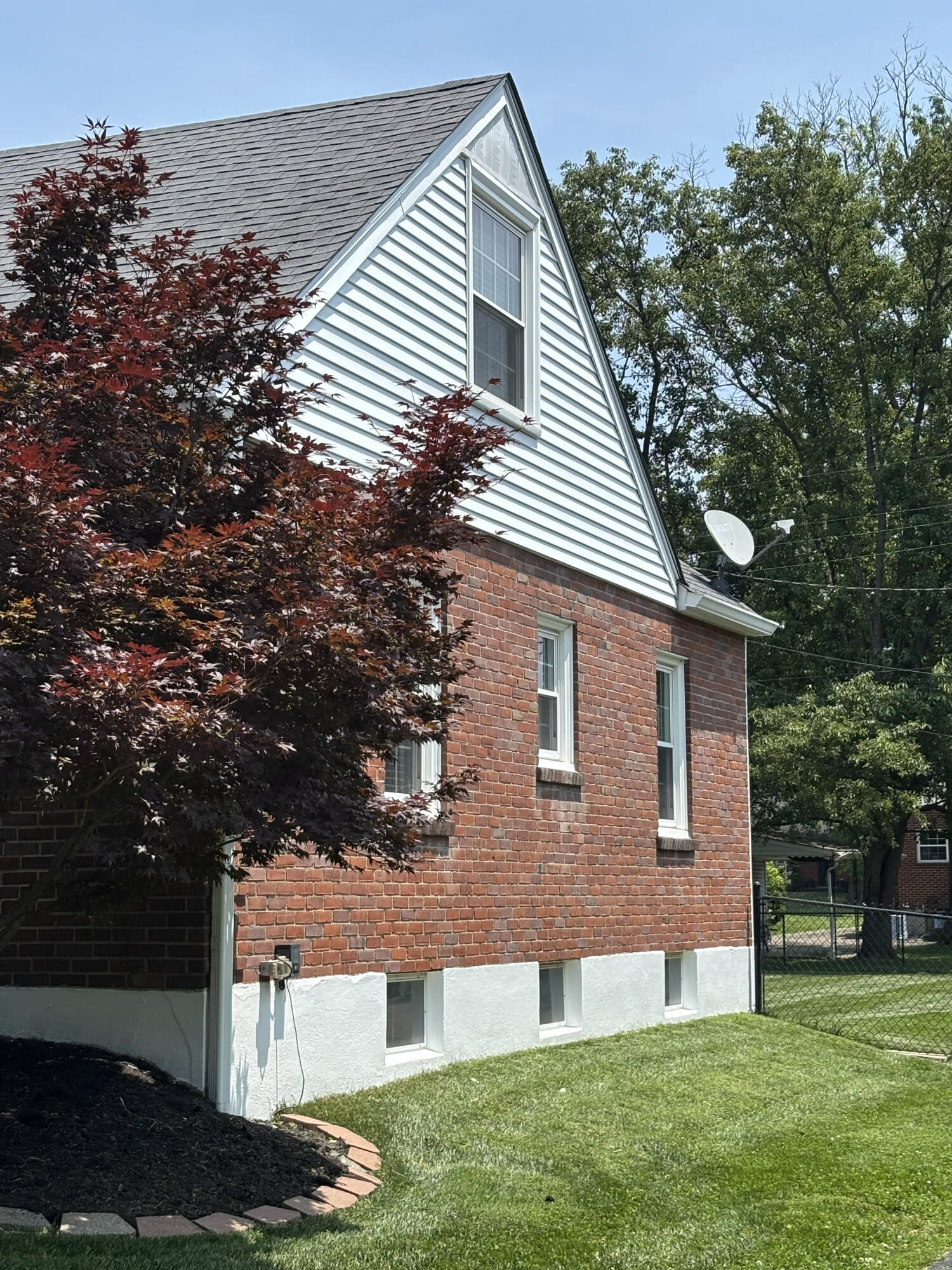 225 Tyne Road Louisville, KY 40207 - Photo 7 of 52 IMG_3736