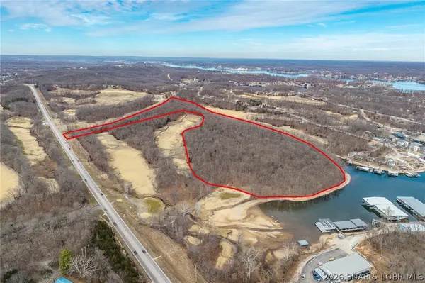 $3,500,000 | 32-ac Horseshoe Bend Parkway, Lake Ozark, MO 65049