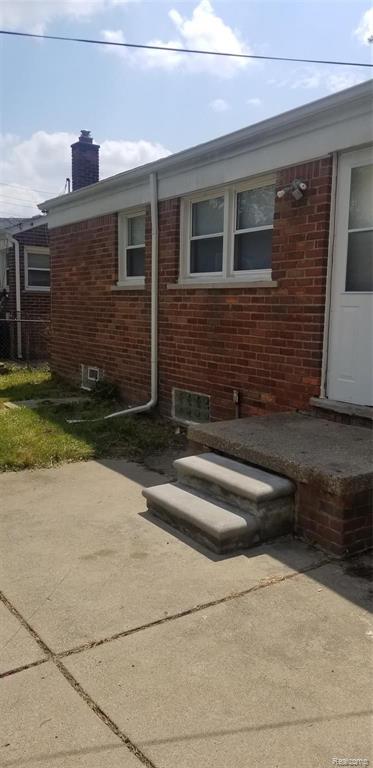 565 Longfellow Inkster, MI 48141 - Photo 3 of 19