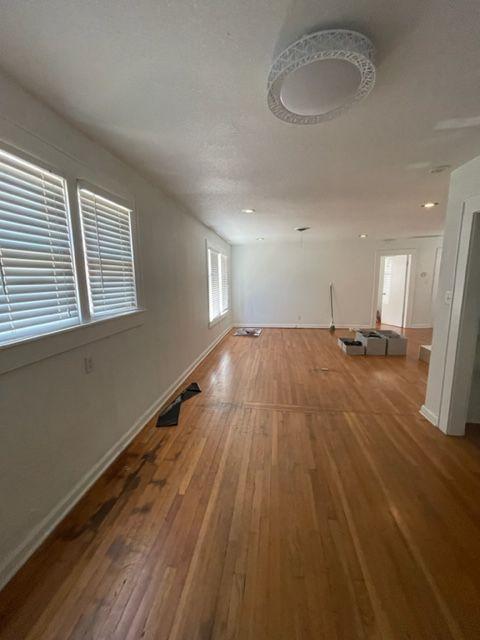 207 West 39th Street, Unit B Austin, TX 78751 - Photo 6 of 20 a view of an empty room with a window
