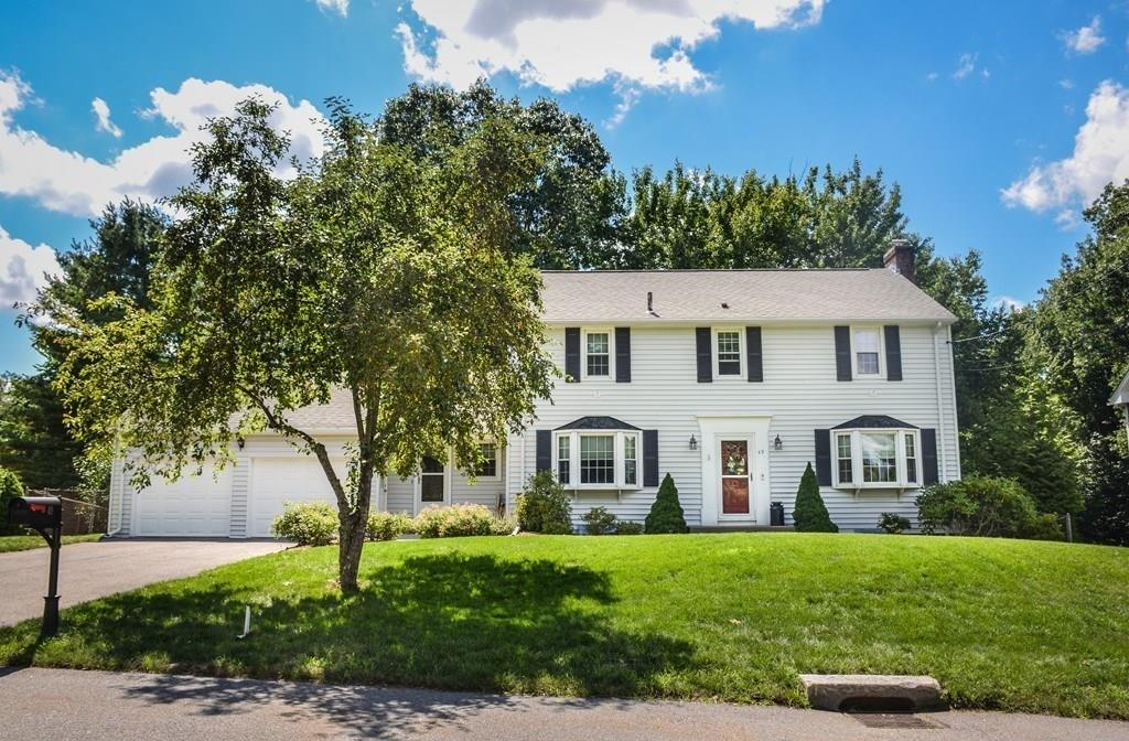 49 Woodridge Road Holden, MA 01520 - Photo 1 of 41 Gallery Image 1