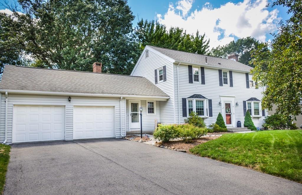 49 Woodridge Road Holden, MA 01520 - Photo 3 of 41 Gallery Image 3