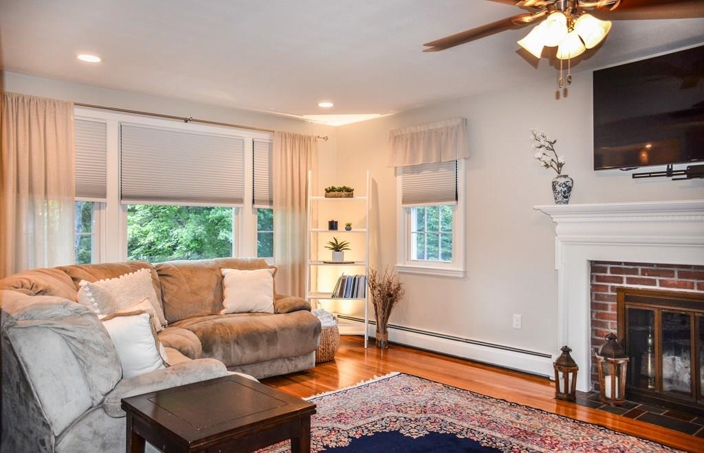 49 Woodridge Road Holden, MA 01520 - Photo 8 of 41 Gallery Image 8
