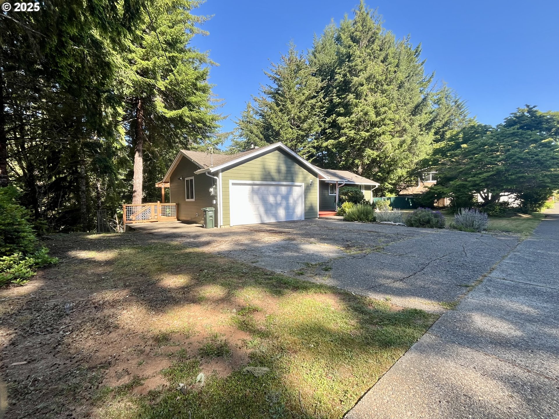 920 Ranch Road Reedsport, OR 97467 - Photo 27 of 34 Deck