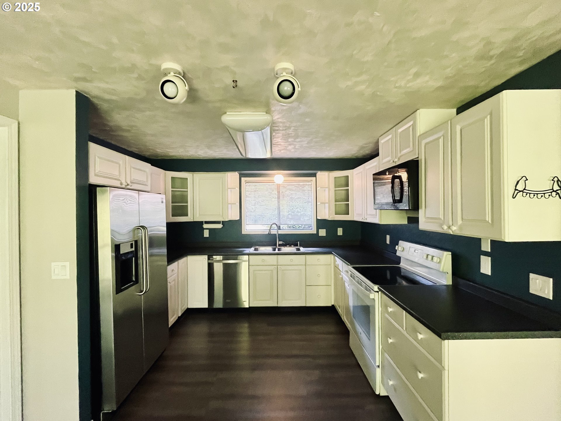 920 Ranch Road Reedsport, OR 97467 - Photo 7 of 34 Kitchen