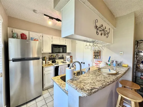 $148,990 | 1415 Meadowood Village Drive, Fort Worth, TX 76120